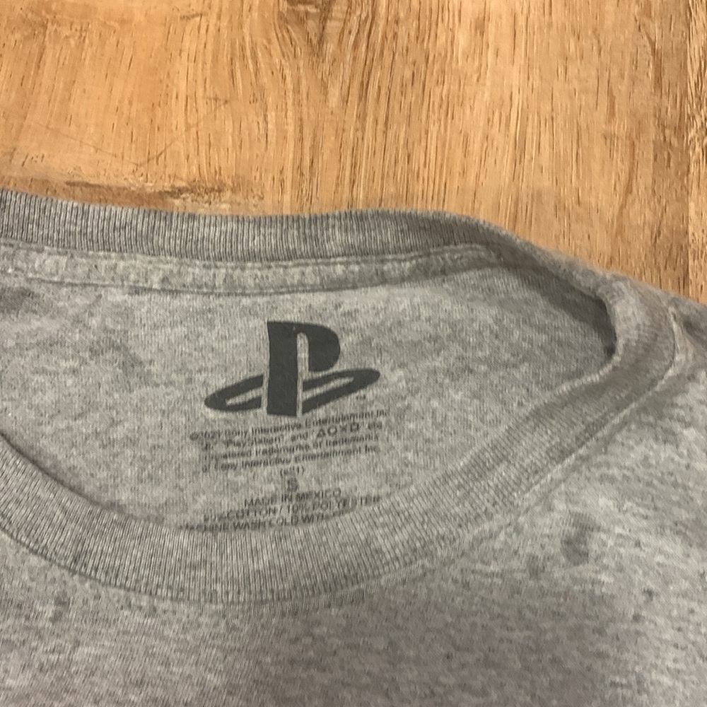 Retro PlayStation t-shirt! - Picture 4 of 5